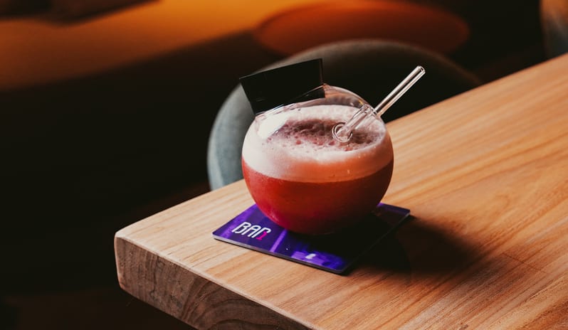 Middle-east-holidays-dubai-rixos-the-palm-dubai-hotel-and-suites-hotel-bar1